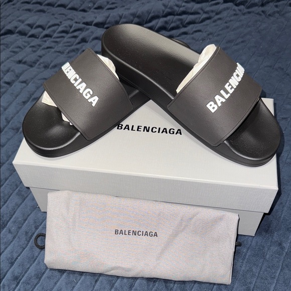 Balenciaga Men's Gray Slides - Picture 1 of 6